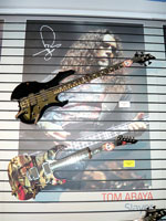 TOM ARAYA
